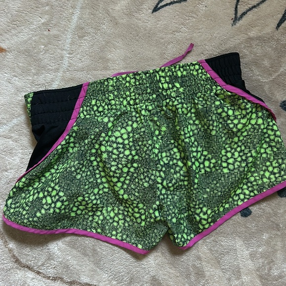 Nike Dri-Fit Running Shorts - Picture 2 of 3